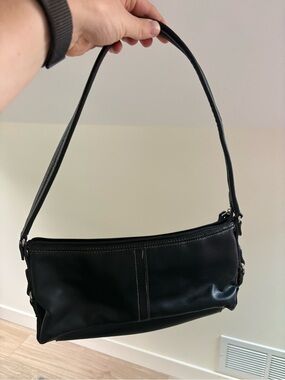 Classic Black Shoulder Bag - Relic